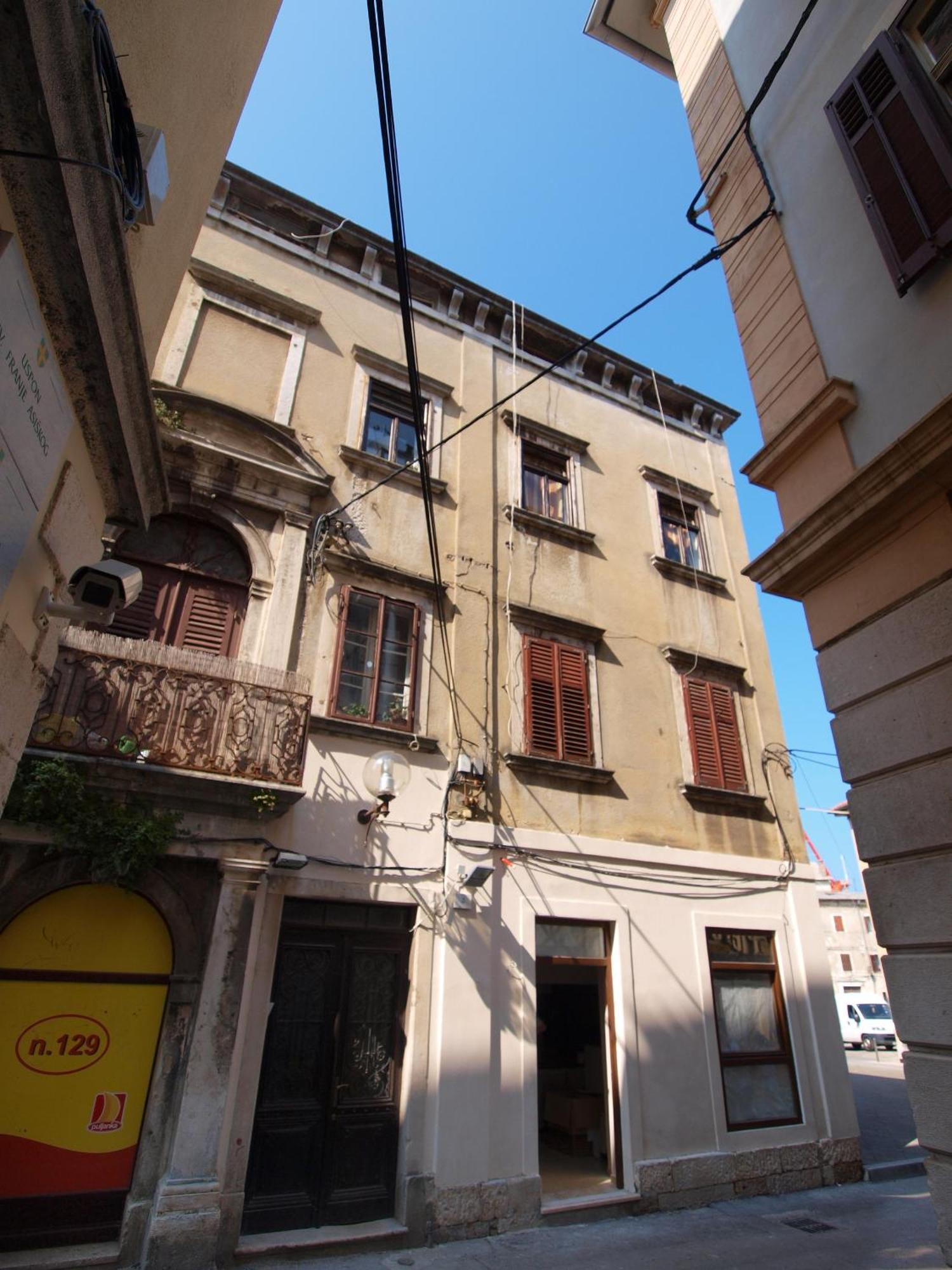 Studio On Main Pedestrian Street Pula Quarto foto